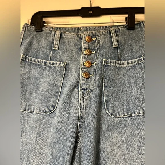 Goodnight Macaroon Kendra' Wide-Leg Cropped Denim Jeans - Picture 3 of 9